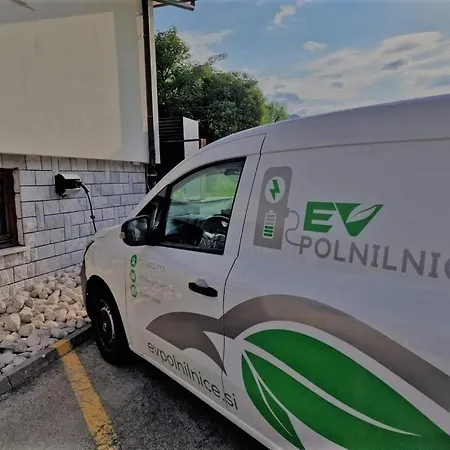 Livada Bed & Breakfast 3*