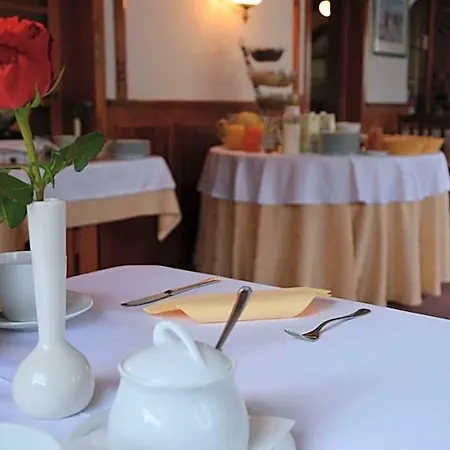Bed and breakfast Livada 3*